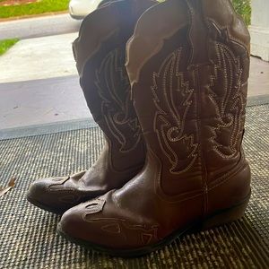 Brown and tan cowgirl boots *kids*